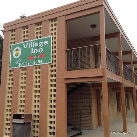 Village Inn Motel - Berrien Springs Kültér fotó